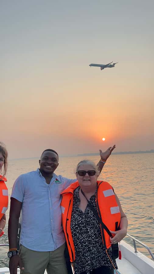 Entebbe: Equatar Line Tour & Victoria Lake Sunset Boat Ride - What the sunset cruise adds