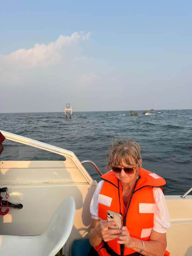 Entebbe: Equatar Line Tour & Victoria Lake Sunset Boat Ride - Guide quality and the role of the captain