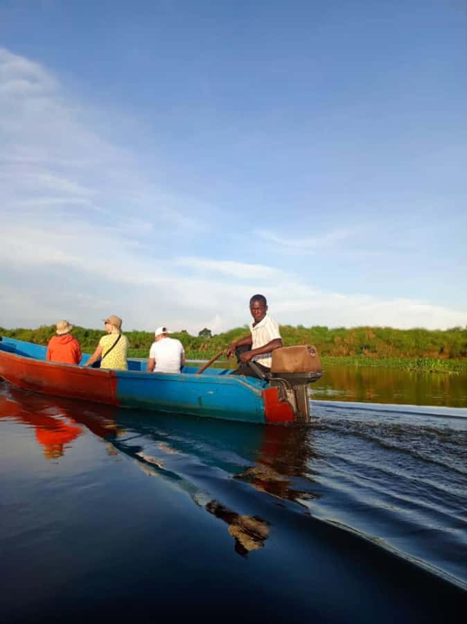 Entebbe: Mabamba Swamp Shoebill Tracking Boat Tour - Entering the papyrus channels