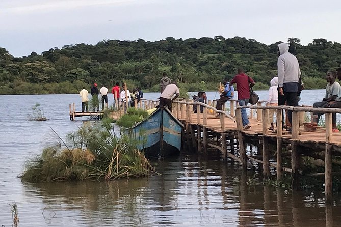 Fishing Village Food Tour & Luwombo Stop - Markets and eateries beside Lake Victoria
