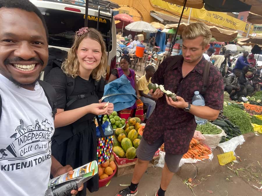 Kampala: City Guided walking sightseeing Tour - Independence Monument and the World War Memorial