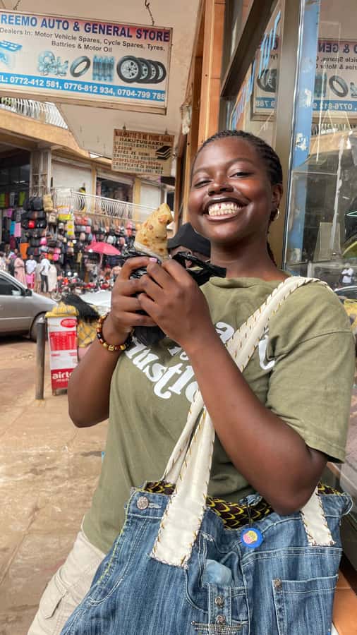 Kampala: Female-Guided Walking Tour - Bagala Craft Market and practical shopping