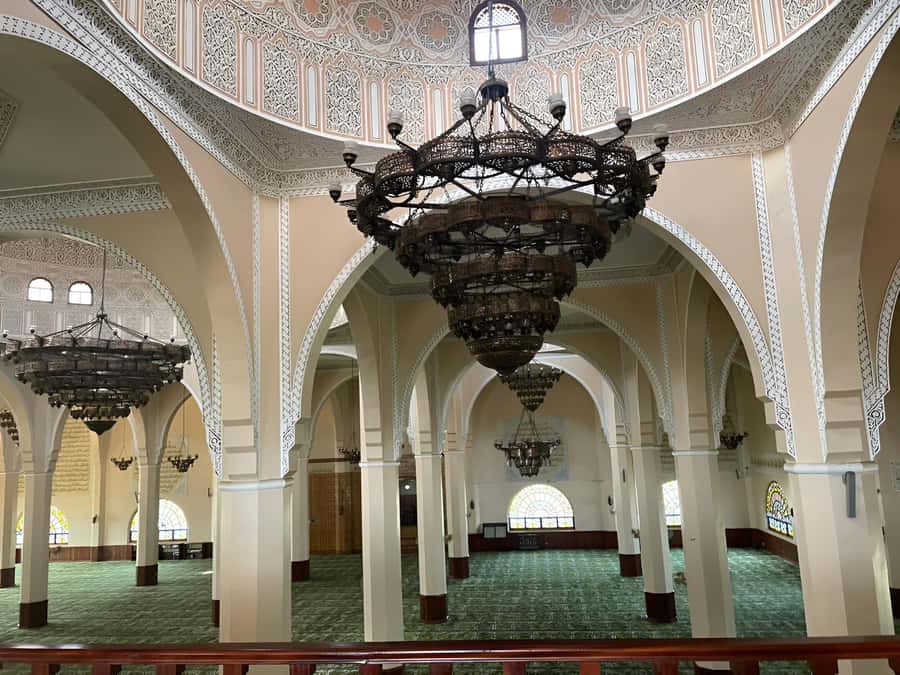 Kampala: Guided City Walking Tour with Gadaffi Mosque - What the four-hour format really gives you