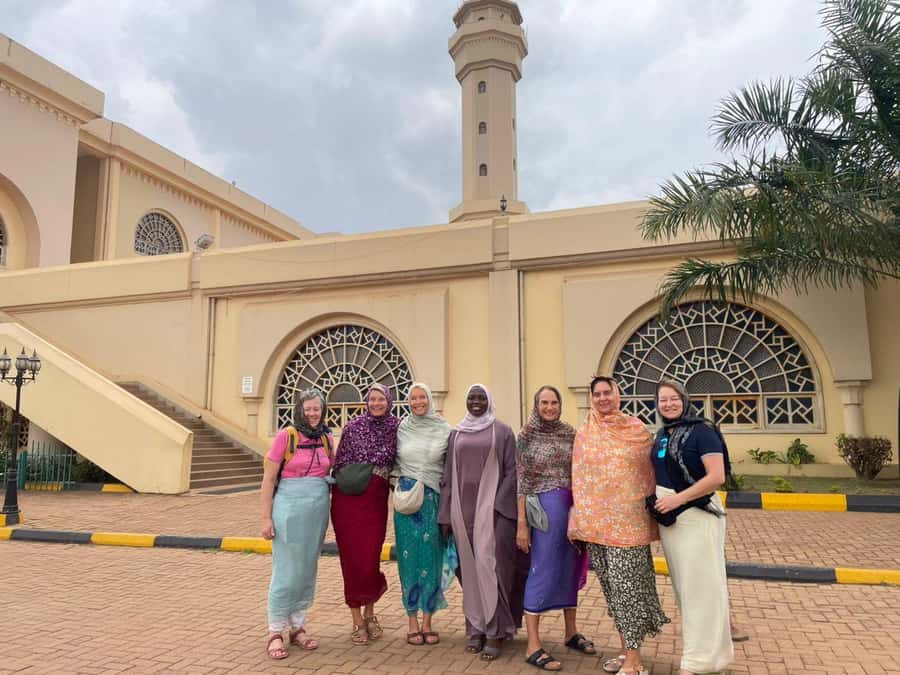 Kampala: Guided City Walking Tour with Gadaffi Mosque - Independence Monument and the World War Memorial