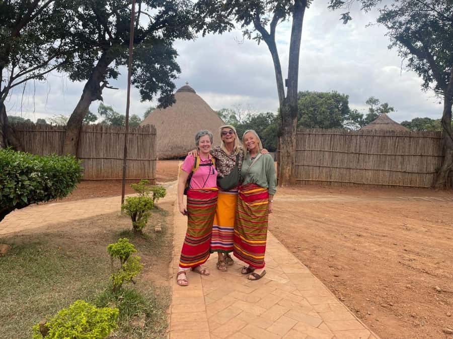 Kampala: Private Guided City Tour with vehicle Transfers - Independence Monument and World War Memorial