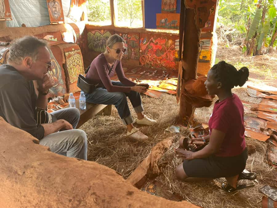 Kampala: Private Guided City Tour with vehicle Transfers - Lunch at a Ugandan restaurant